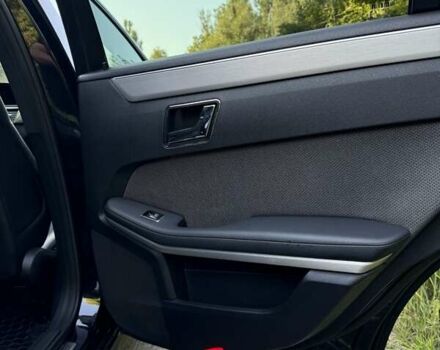 Черный Мерседес Е-Класс, объемом двигателя 2.14 л и пробегом 262 тыс. км за 13950 $, фото 16 на Automoto.ua