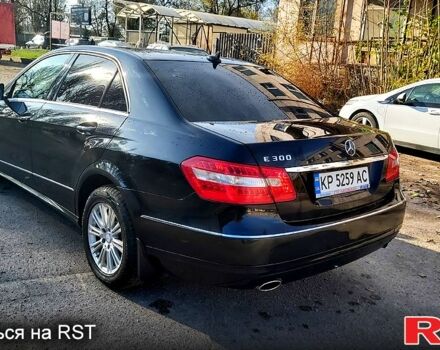 Чорний Мерседес Е-Клас, об'ємом двигуна 3 л та пробігом 241 тис. км за 9999 $, фото 4 на Automoto.ua