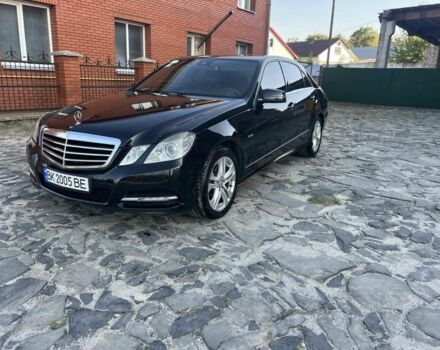 Чорний Мерседес Е-Клас, об'ємом двигуна 3 л та пробігом 275 тис. км за 12500 $, фото 2 на Automoto.ua