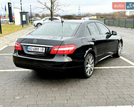 Чорний Мерседес Е-Клас, об'ємом двигуна 2.14 л та пробігом 342 тис. км за 10600 $, фото 6 на Automoto.ua