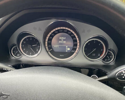 Мерседес Е-Клас 2010 у Луцьку на Automoto.ua Чорний Мерседес Е-Клас, об'ємом двигуна 2.99 л та пробігом 233 тис. км за 16500 $, фото 10 на Automoto.ua