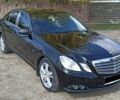 Черный Мерседес Е-Класс, объемом двигателя 2.1 л и пробегом 390 тыс. км за 11200 $, фото 1 на Automoto.ua