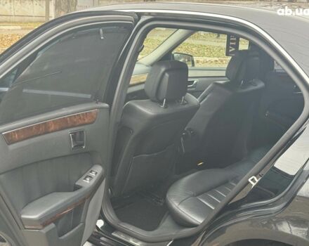 Чорний Мерседес Е-Клас, об'ємом двигуна 3 л та пробігом 241 тис. км за 10190 $, фото 12 на Automoto.ua