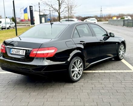 Черный Мерседес Е-Класс, объемом двигателя 2.1 л и пробегом 342 тыс. км за 10600 $, фото 2 на Automoto.ua