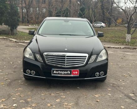 Чорний Мерседес Е-Клас, об'ємом двигуна 3 л та пробігом 241 тис. км за 10190 $, фото 7 на Automoto.ua