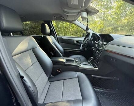 Черный Мерседес Е-Класс, объемом двигателя 2.14 л и пробегом 262 тыс. км за 13950 $, фото 9 на Automoto.ua