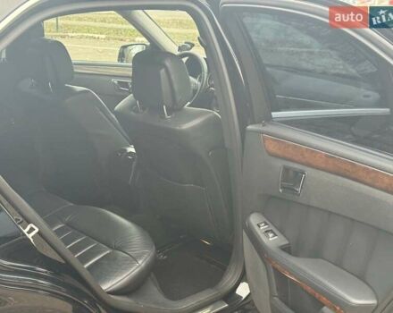 Чорний Мерседес Е-Клас, об'ємом двигуна 3 л та пробігом 241 тис. км за 10190 $, фото 13 на Automoto.ua