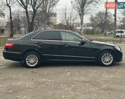 Чорний Мерседес Е-Клас, об'ємом двигуна 3 л та пробігом 241 тис. км за 10190 $, фото 5 на Automoto.ua