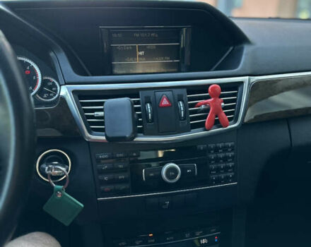 Черный Мерседес Е-Класс, объемом двигателя 2.2 л и пробегом 360 тыс. км за 12700 $, фото 24 на Automoto.ua