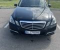 Черный Мерседес Е-Класс, объемом двигателя 1.8 л и пробегом 300 тыс. км за 10500 $, фото 1 на Automoto.ua