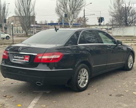 Чорний Мерседес Е-Клас, об'ємом двигуна 3 л та пробігом 241 тис. км за 10190 $, фото 4 на Automoto.ua