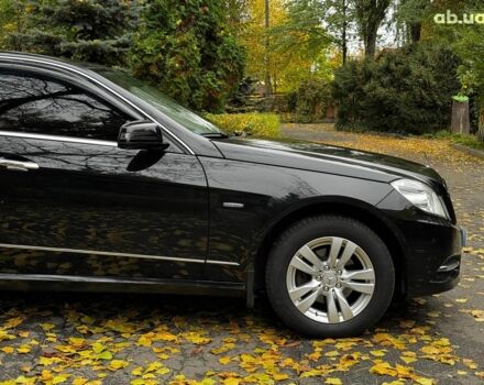 Мерседес Е-Класс 2010 в Киеве на Automoto.ua Черный Мерседес Е-Класс, объемом двигателя 2.1 л и пробегом 273 тыс. км за 12940 $, фото 3 на Automoto.ua