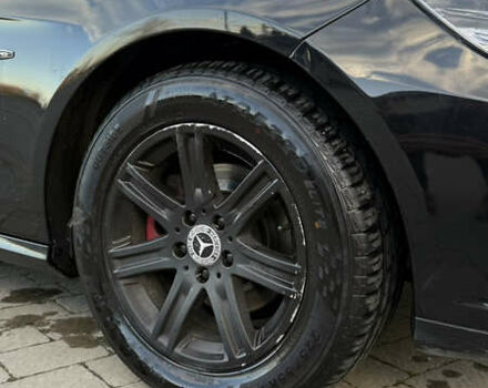 Черный Мерседес Е-Класс, объемом двигателя 2.2 л и пробегом 305 тыс. км за 10000 $, фото 5 на Automoto.ua