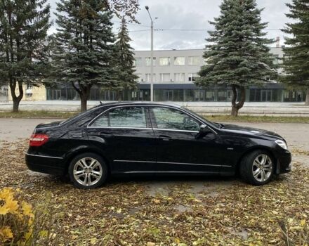 Мерседес Е-Клас 2010 у Луцьку на Automoto.ua Чорний Мерседес Е-Клас, об'ємом двигуна 3 л та пробігом 235 тис. км за 16500 $, фото 1 на Automoto.ua