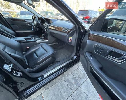 Чорний Мерседес Е-Клас, об'ємом двигуна 2.14 л та пробігом 298 тис. км за 11900 $, фото 35 на Automoto.ua