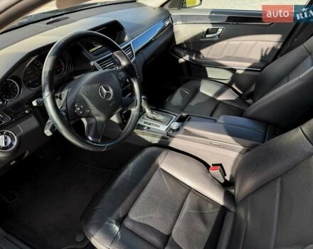 Черный Мерседес Е-Класс, объемом двигателя 2.14 л и пробегом 254 тыс. км за 14800 $, фото 11 на Automoto.ua