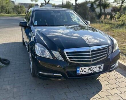 Черный Мерседес Е-Класс, объемом двигателя 2.14 л и пробегом 250 тыс. км за 15000 $, фото 6 на Automoto.ua