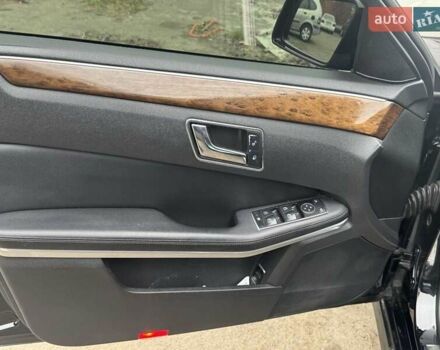 Черный Мерседес Е-Класс, объемом двигателя 1.8 л и пробегом 370 тыс. км за 10500 $, фото 10 на Automoto.ua