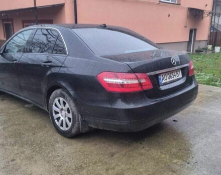 Черный Мерседес Е-Класс, объемом двигателя 2.1 л и пробегом 269 тыс. км за 11000 $, фото 1 на Automoto.ua