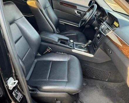 Чорний Мерседес Е-Клас, об'ємом двигуна 2.1 л та пробігом 270 тис. км за 10200 $, фото 6 на Automoto.ua