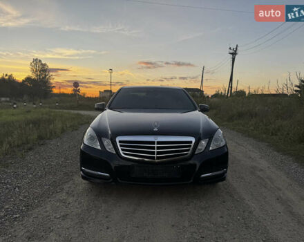 Мерседес Е-Класс 2011 в Коломые на Automoto.ua Черный Мерседес Е-Класс, объемом двигателя 2.14 л и пробегом 376 тыс. км за 12600 $, фото 1 на Automoto.ua