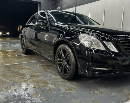 Черный Мерседес Е-Класс, объемом двигателя 1.8 л и пробегом 360 тыс. км за 12000 $, фото 5 на Automoto.ua