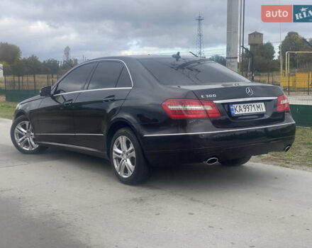 Мерседес Е-Класс 2011 в Киеве на Automoto.ua Черный Мерседес Е-Класс, объемом двигателя 3 л и пробегом 226 тыс. км за 11500 $, фото 3 на Automoto.ua