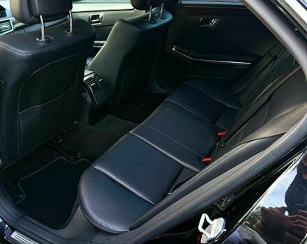 Черный Мерседес Е-Класс, объемом двигателя 2.2 л и пробегом 280 тыс. км за 10200 $, фото 5 на Automoto.ua