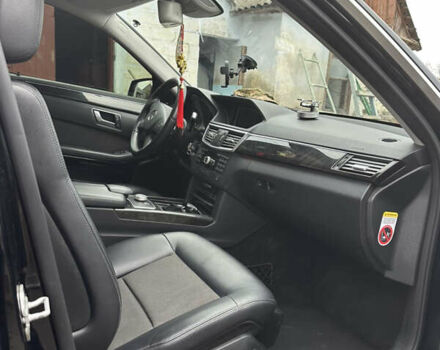 Чорний Мерседес Е-Клас, об'ємом двигуна 2.2 л та пробігом 200 тис. км за 15500 $, фото 6 на Automoto.ua