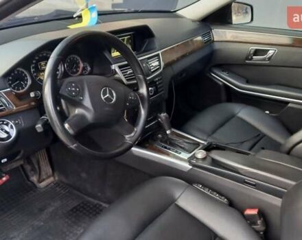 Черный Мерседес Е-Класс, объемом двигателя 1.8 л и пробегом 420 тыс. км за 10500 $, фото 17 на Automoto.ua