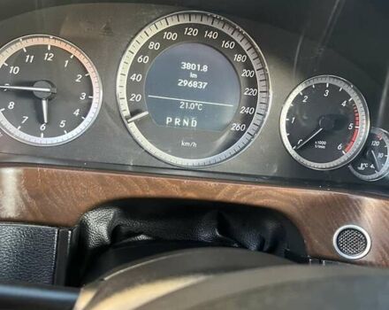 Черный Мерседес Е-Класс, объемом двигателя 2.1 л и пробегом 299 тыс. км за 12300 $, фото 12 на Automoto.ua