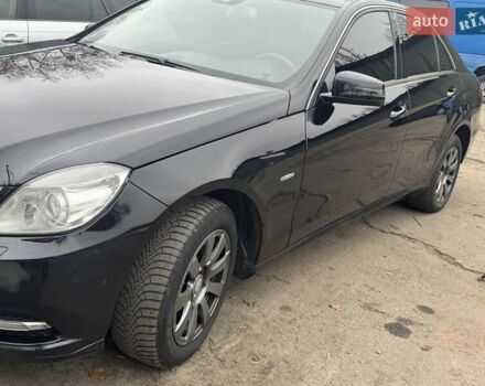 Черный Мерседес Е-Класс, объемом двигателя 1.8 л и пробегом 370 тыс. км за 10500 $, фото 3 на Automoto.ua