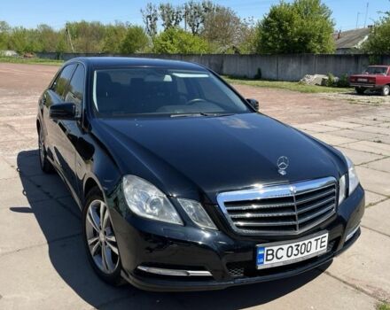 Чорний Мерседес Е-Клас, об'ємом двигуна 1.8 л та пробігом 311 тис. км за 10800 $, фото 1 на Automoto.ua
