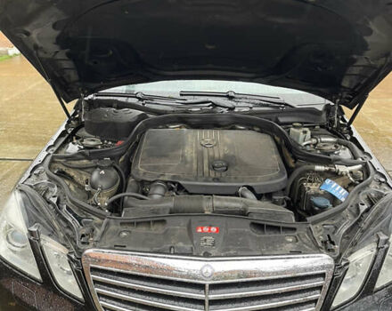 Чорний Мерседес Е-Клас, об'ємом двигуна 2.1 л та пробігом 269 тис. км за 10500 $, фото 15 на Automoto.ua