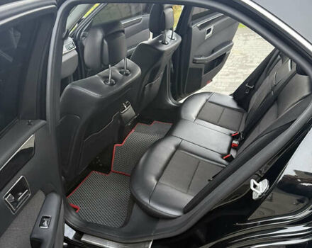 Черный Мерседес Е-Класс, объемом двигателя 2.2 л и пробегом 470 тыс. км за 12500 $, фото 11 на Automoto.ua