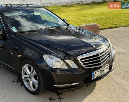 Черный Мерседес Е-Класс, объемом двигателя 2.14 л и пробегом 254 тыс. км за 14800 $, фото 4 на Automoto.ua
