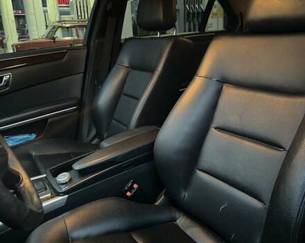 Черный Мерседес Е-Класс, объемом двигателя 2.2 л и пробегом 268 тыс. км за 10800 $, фото 18 на Automoto.ua