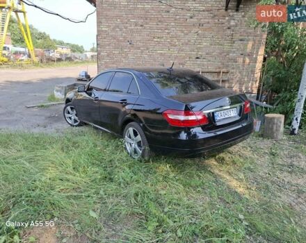 Черный Мерседес Е-Класс, объемом двигателя 2.14 л и пробегом 467 тыс. км за 11200 $, фото 13 на Automoto.ua
