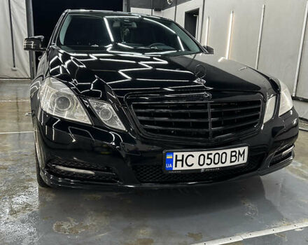 Черный Мерседес Е-Класс, объемом двигателя 1.8 л и пробегом 360 тыс. км за 12000 $, фото 6 на Automoto.ua