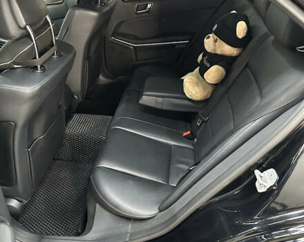 Черный Мерседес Е-Класс, объемом двигателя 1.8 л и пробегом 360 тыс. км за 12000 $, фото 18 на Automoto.ua