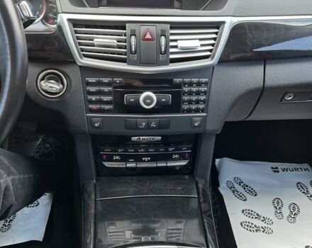 Черный Мерседес Е-Класс, объемом двигателя 3.5 л и пробегом 330 тыс. км за 11700 $, фото 7 на Automoto.ua