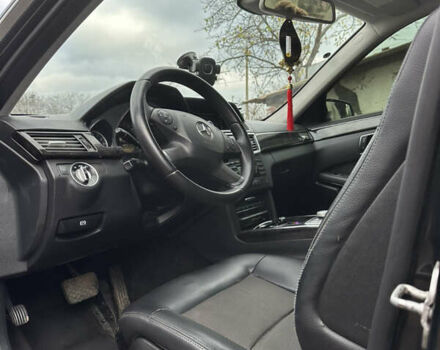 Чорний Мерседес Е-Клас, об'ємом двигуна 2.2 л та пробігом 200 тис. км за 15500 $, фото 15 на Automoto.ua