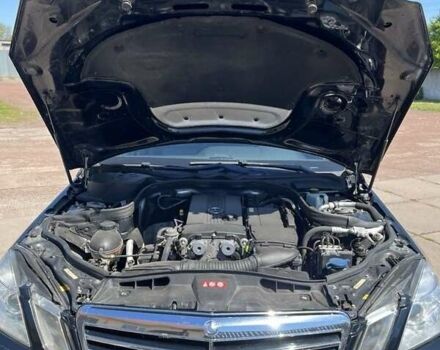 Чорний Мерседес Е-Клас, об'ємом двигуна 1.8 л та пробігом 311 тис. км за 10800 $, фото 4 на Automoto.ua