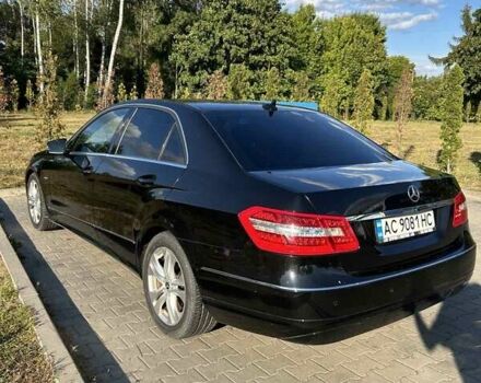 Черный Мерседес Е-Класс, объемом двигателя 2.14 л и пробегом 250 тыс. км за 15000 $, фото 9 на Automoto.ua