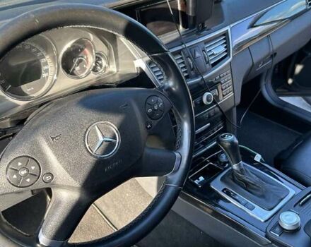 Черный Мерседес Е-Класс, объемом двигателя 2.14 л и пробегом 250 тыс. км за 15000 $, фото 3 на Automoto.ua