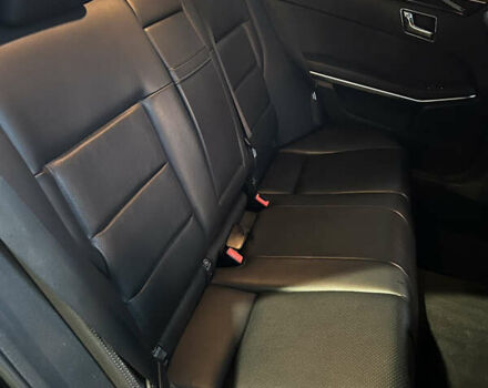 Черный Мерседес Е-Класс, объемом двигателя 2.2 л и пробегом 268 тыс. км за 10800 $, фото 6 на Automoto.ua