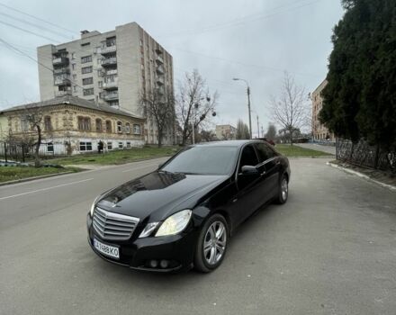 Чорний Мерседес Е-Клас, об'ємом двигуна 1.8 л та пробігом 400 тис. км за 9000 $, фото 5 на Automoto.ua