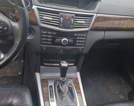 Черный Мерседес Е-Класс, объемом двигателя 2.14 л и пробегом 467 тыс. км за 11200 $, фото 9 на Automoto.ua