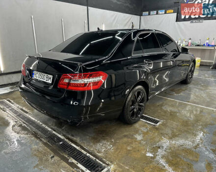 Черный Мерседес Е-Класс, объемом двигателя 1.8 л и пробегом 360 тыс. км за 12000 $, фото 2 на Automoto.ua
