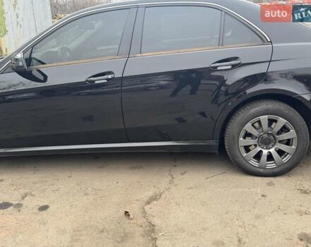 Черный Мерседес Е-Класс, объемом двигателя 1.8 л и пробегом 370 тыс. км за 10500 $, фото 6 на Automoto.ua